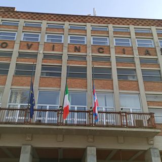 Bandiere a mezz'asta