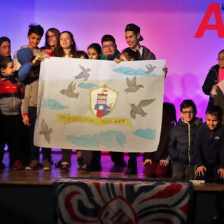 Avis consegna dieci borse di studio e un assegno alla Fondazione Telethon