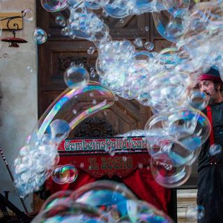 Immagine di scena tratta da &quot;Il Sogno - Bubble show&quot;