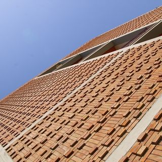 Il palazzo della Provincia, sede di un sogno