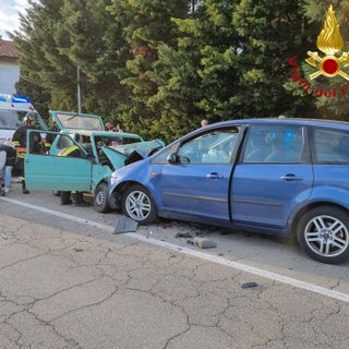 Villafranca: scontro frontale tra due auto in regione Case Bruciate