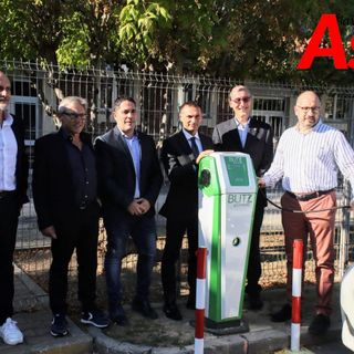 Immagini dell'inaugurazione delle prime colonnine di ricarica elettrica attive in città (Foto di Efrem Zanchettin - Merfephoto)