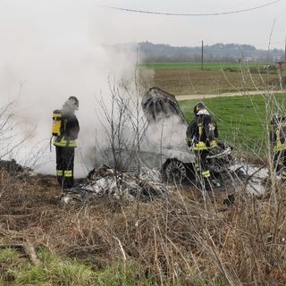 Auto in fiamme in frazione San Marzanotto