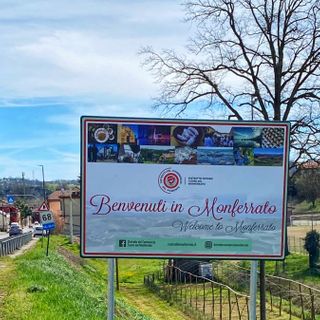Il cartello posizionato a Castello di Annone
