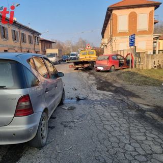 Tamponamento tra due auto a Castell'Alfero. Una persona ferita è stata trasportata in ospedale