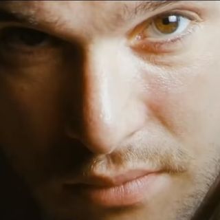 Kit Harington in una scena del film