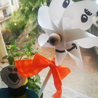 &quot;Storie dall'alveare&quot;, una favola al giorno per i vostri bambini. Oggi &quot;Lalla la girandola ovvero sognando l'estate&quot;