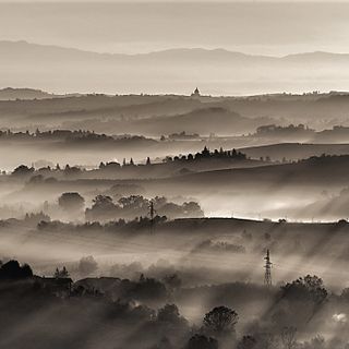 Le colline del Sud Astigiano viste con l'occhio e il mestiere del grande Enzo Isaia