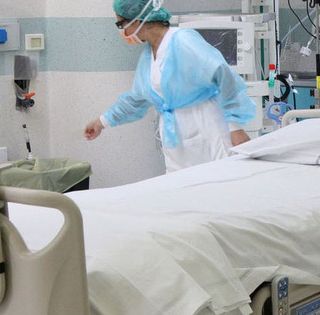 Medici e infermieri, la Regione Piemonte è interessata al reclutamento di personale extracomunitario in regola con il permesso di soggiorno Medici e infermieri, la Regione Piemonte è interessata al reclutamento di personale extracomunitario in regola con il permesso di soggiorno