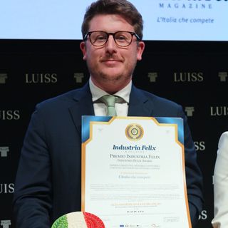 Matteo Torchio con il riconoscimento Industria Felix