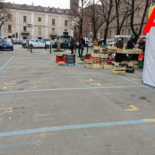 Mercato alimentare di piazza Catena, ad Asti