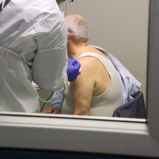 Entro il 20 giugno arriveranno le prime 23mila dosi di Pfizer e Moderna per i richiami Astrazeneca