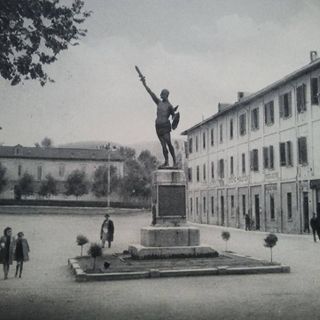 La cerimonia del 4 novembre, a Canelli, ricorderà i 100 anni del monumento ai Caduti