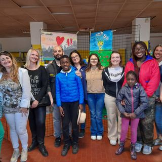 La mostra &quot;La mia scuola è di tutti i colori&quot; inaugura un dialogo artistico e inclusivo tra scuole di Asti