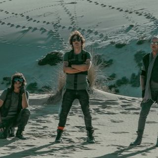 I Negrita in uno scatto nel backstage del video &quot;Adios paranoia&quot; (Immagine tratta dal sito internet della band)