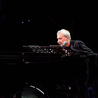 Il Maestro Conte al pianoforte