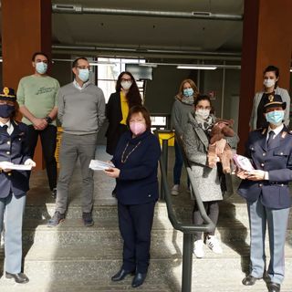 Dalla Questura di Asti volantini informativi contro la violenza sulle donne