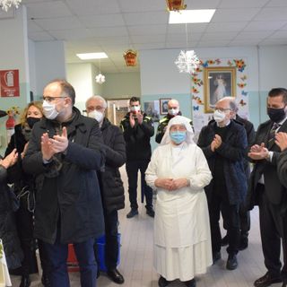 Un'immagine d'archivio di un'iniziativa della mensa sociale