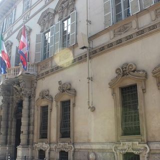 Palazzo Lascaris con persone