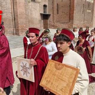 Il Corteo storico del Palio di Asti è in marcia verso piazza Alfieri [GALLERIA FOTOGRAFICA E VIDEO]