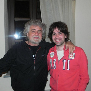Unn giovane Paolo Romano con Beppe Grillo