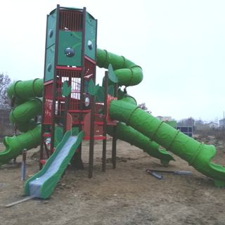 Uno dei grandi giochi allestiti al Parco delle Verne