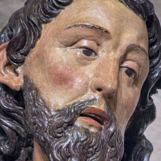 Particolare della raffigurazione scultorea seicentesca di San Rocco, una delle foto della mostra