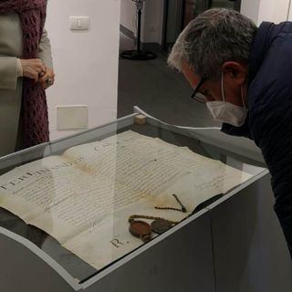 Al Museo Civico di Moncalvo in visione il prezioso Decreto con cui Ferdinando Carlo di Gonzaga ha conferito il titolo di Città