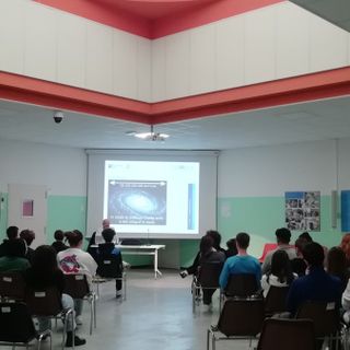 Gli studenti del Pellati nel corso della conferenza cui hanno partecipato