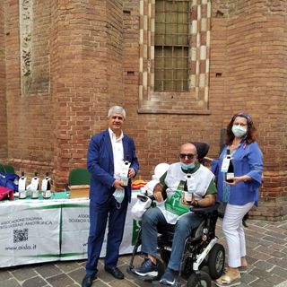 Vincenzo Soverino con il prefetto di Asti Terribile