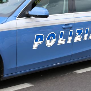 Asti, borseggio nel piazzale del Centro Commerciale Il Borgo