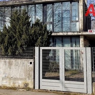 Il Polo vaccinale di via Guerra