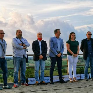 Portacomaro cornice della presentazione della stagione del tamburello a muro