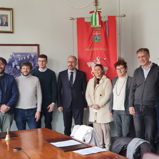 Foto di gruppo a margine della presentazione del progetto &quot;On my way&quot;
