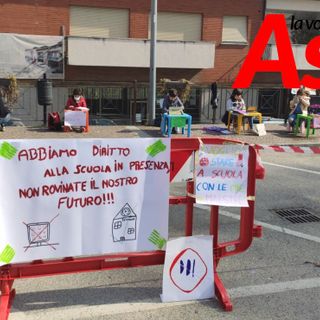 Gli studenti costigliolesi sono scesi in piazza contro la DAD [GALLERIA FOTO E VIDEO]
