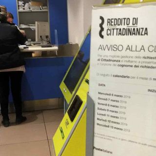 Interruzione del Reddito di cittadinanza e messaggio dell'Inps: confusione e &quot;imbuti&quot; ai Servizi sociali