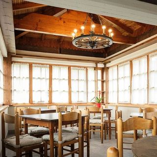 I sapori de &quot;Il Colle&quot;, a Nava riapre il ristorante: punto di riferimento per gli appassionati del verde