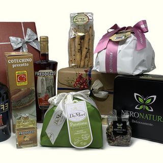 Al Salumificio Colombo il made in Italy dei prodotti AlpiFOOD per regali di Natale dal gusto inconfondibile. VIDEO Al Salumificio Colombo il made in Italy dei prodotti AlpiFOOD per regali di Natale dal gusto inconfondibile. VIDEO