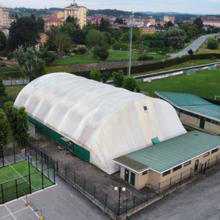 La Città di San Damiano pronta a rifarsi il look. Al via i  lavori di rifacimento della Polivalente agli impianti sportivi La Città di San Damiano pronta a rifarsi il look. Al via i  lavori di rifacimento della Polivalente agli impianti sportivi