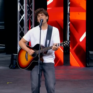 X Factor: l'astigiano Disarmo convince Mika con Baroni e conquista la sedia ai Bootcamp