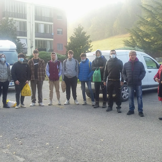 Parco fruttuoso: i ragazzi del &quot;Penna&quot; tracciano la messa a dimora delle piante da frutto