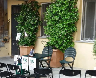 Una nuova iniziativa per chi ama la lettura. Dal 17 giugno 'Il cortile dei lettori - serate con l’autore sotto le stelle'