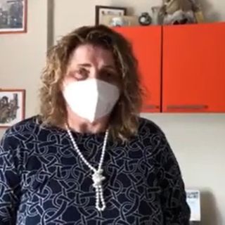 Un fermo immagine tratto dal video con cui la signora Sorba replica alla Minetti