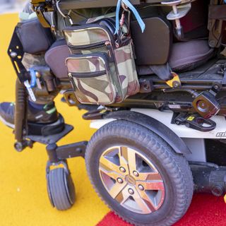 Un bambino con disabilità Un bambino con disabilità