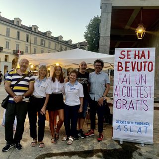 La postazione dell'Asl di Asti allestita durante il Festival delle Sagre e l'equipe