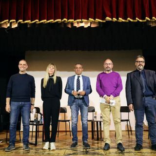 Nell'immagine (Ph. Merfephoto - Efrem Zanchettin), i sette candidati sindaci ritratti a margine del primo confronto. Da sinistra a destra: Paolo Crivelli, Marco Demaria, Chiara Chirio, Salvatore Puglisi, Maurizio Rasero, Maurizio Tomasini e Margherita Ruffino