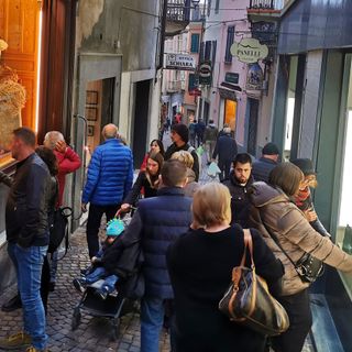 "Sotto l'albero il cuore del Monferrato" per sostenere il piccolo commercio nel nord astigiano