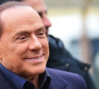 Cresce la preoccupazione per la salute di Berlusconi: &quot;Ha una grave patologia del sangue&quot;