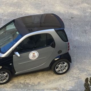 La Smart confiscata consegnata al Comune di San Damiano