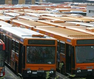 Trasporti, dal 2023 la Regione pagherà la metà del costo dell'abbonamento per i suoi dipendenti